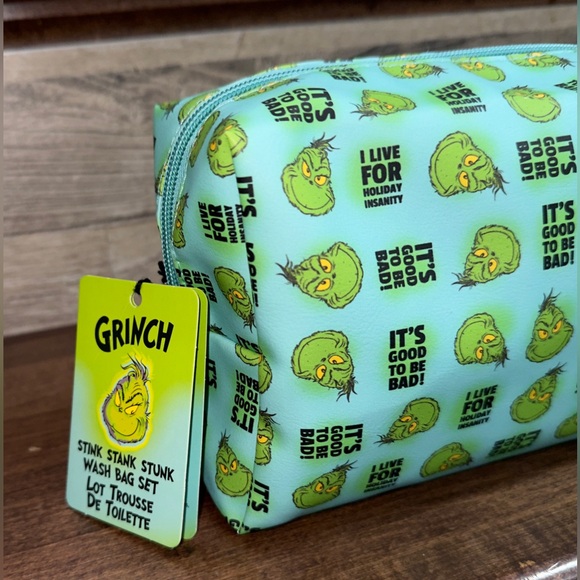 The Grinch Toiletry Bag Set Bath Scrunchie, Body Wash, Shampoo /Conditioner -NEW - Picture 5 of 8